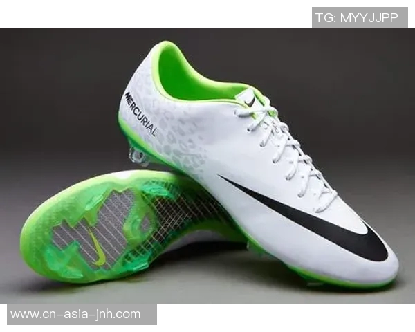 提升场上表现的边后卫足球鞋选择指南与推荐