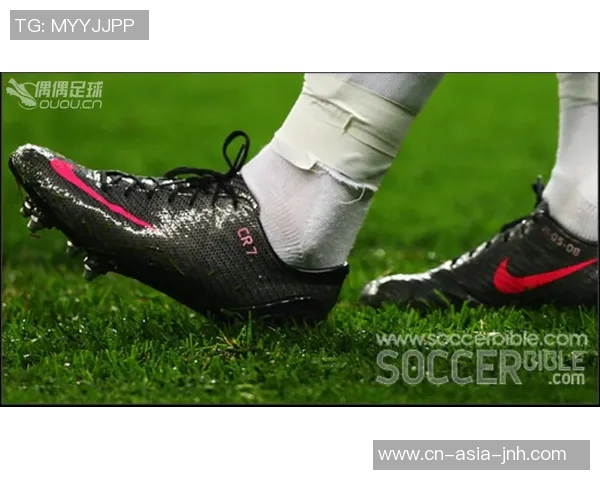 足球运动员护腿板